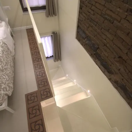 Dimora Porta Garibaldi Tatil Evi *